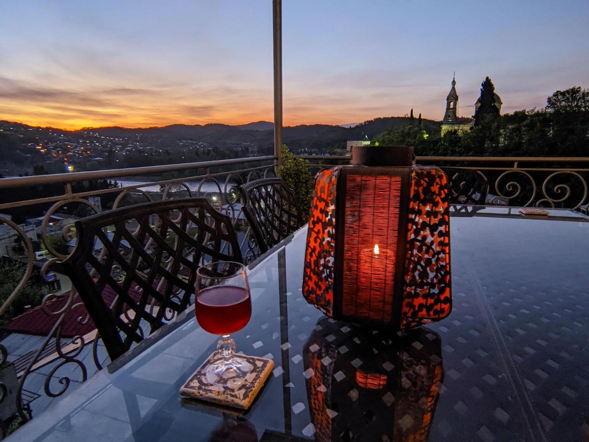 Hotel Veranda Koetaisi Buitenkant foto