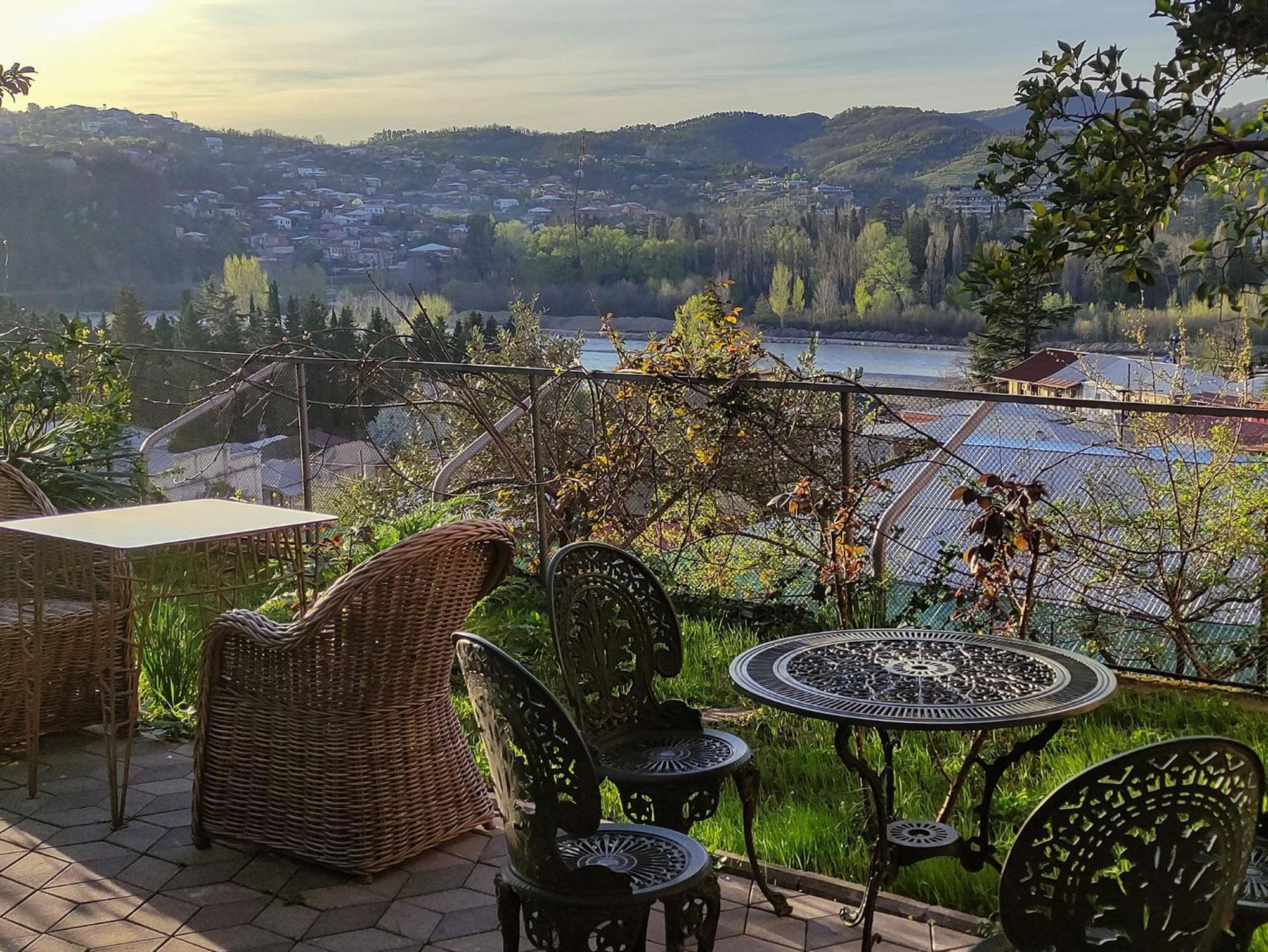 Hotel Veranda Koetaisi Buitenkant foto