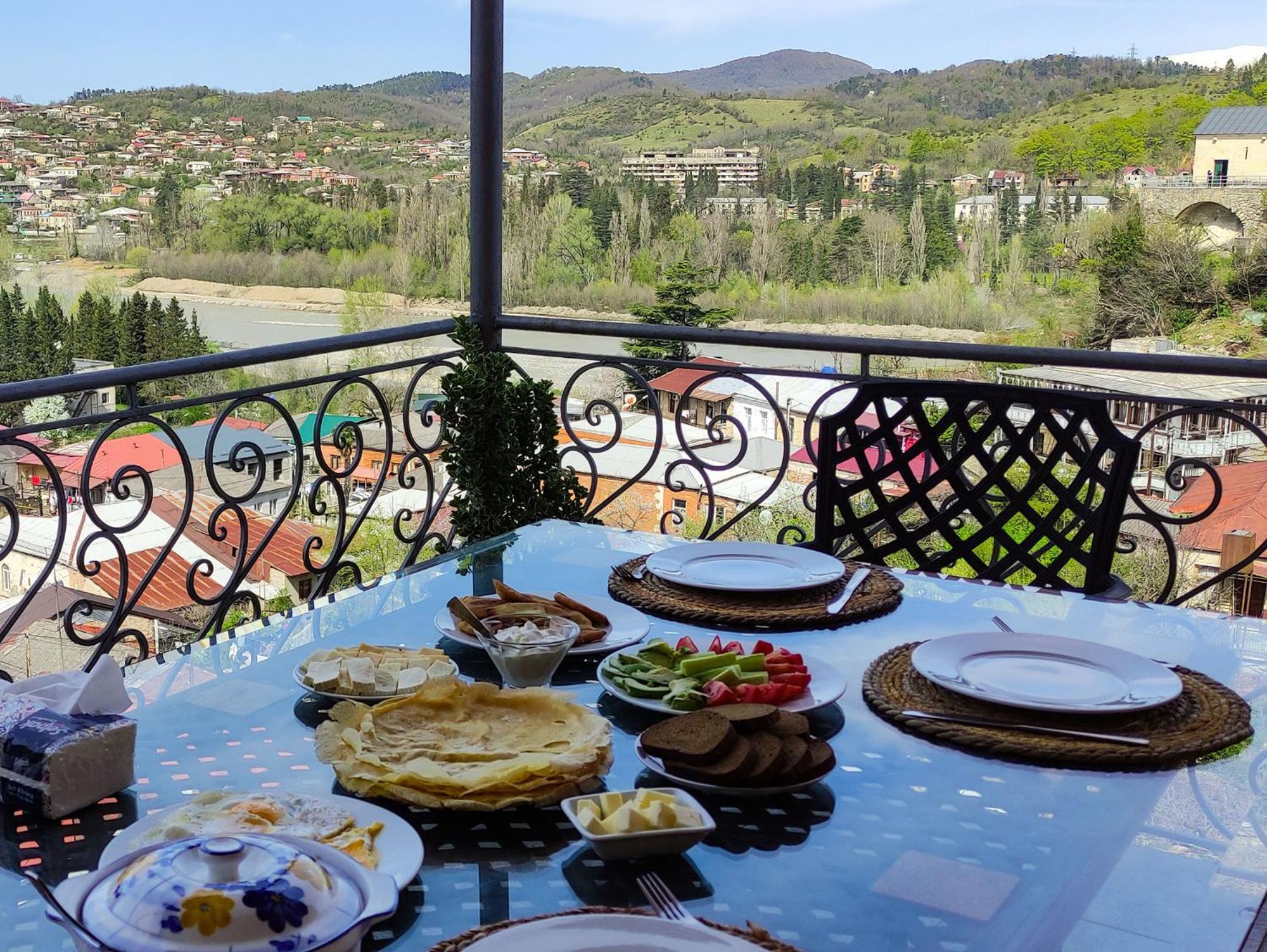 Hotel Veranda Koetaisi Buitenkant foto